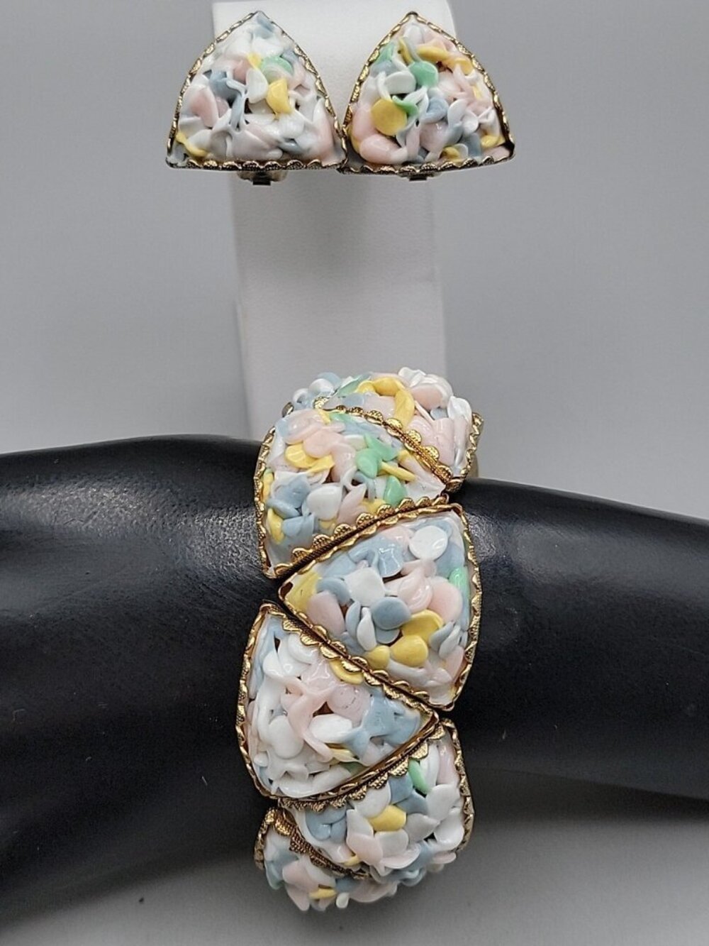 Vtg Pastel Mosaic Demi-Parure Set Triangle Clip-On Earrings Segmented Bracelet - Picture 2 of 16